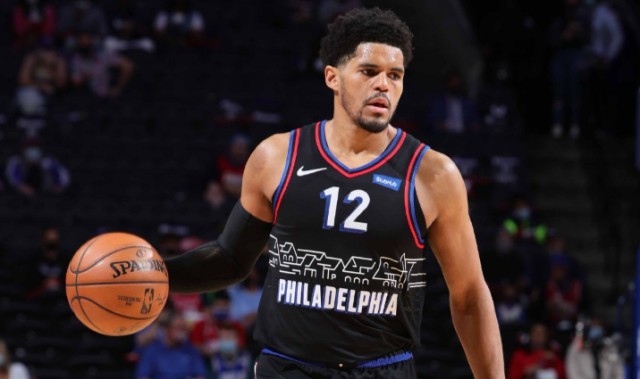  雄鹿遭鹈鹕爆冷终结七连胜  