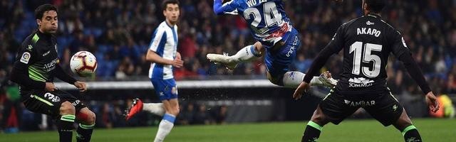  斯帕莱蒂变阵收奇效，那不勒斯四球横扫亚特兰大  