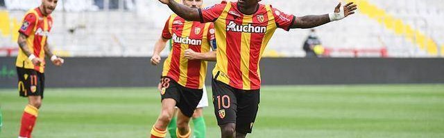  法甲黑马崛起，朗斯连胜跻身前三甲  