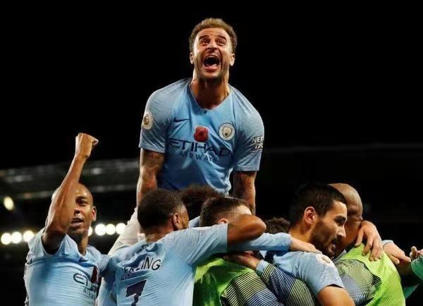  曼城德比战碾压曼联扩大优势  