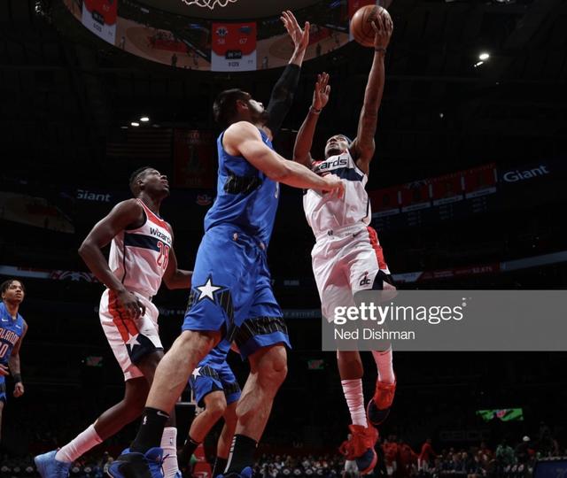  奇才比尔50分难救颓势  