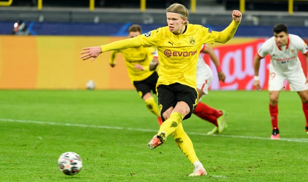  哈兰德连续五轮联赛梅开二度  