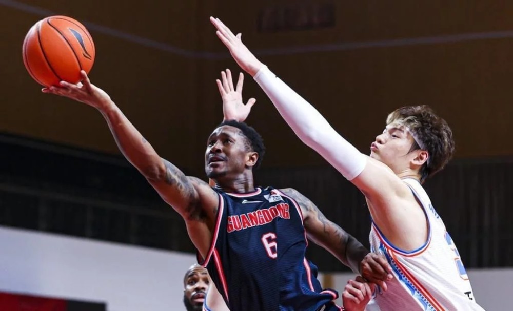  利拉德60分创赛季个人新高  